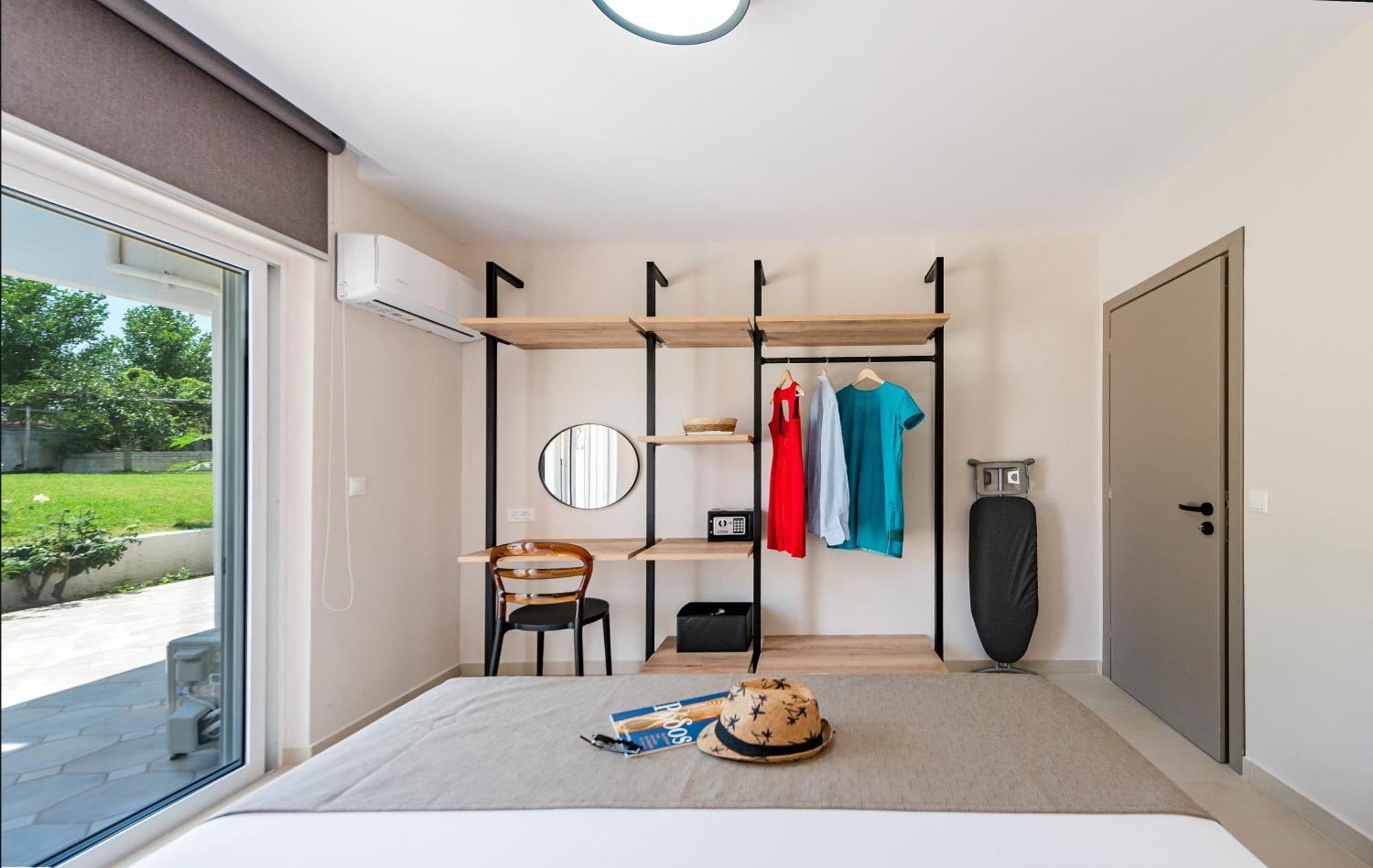 Sokrates Studios Aparthotel 2*