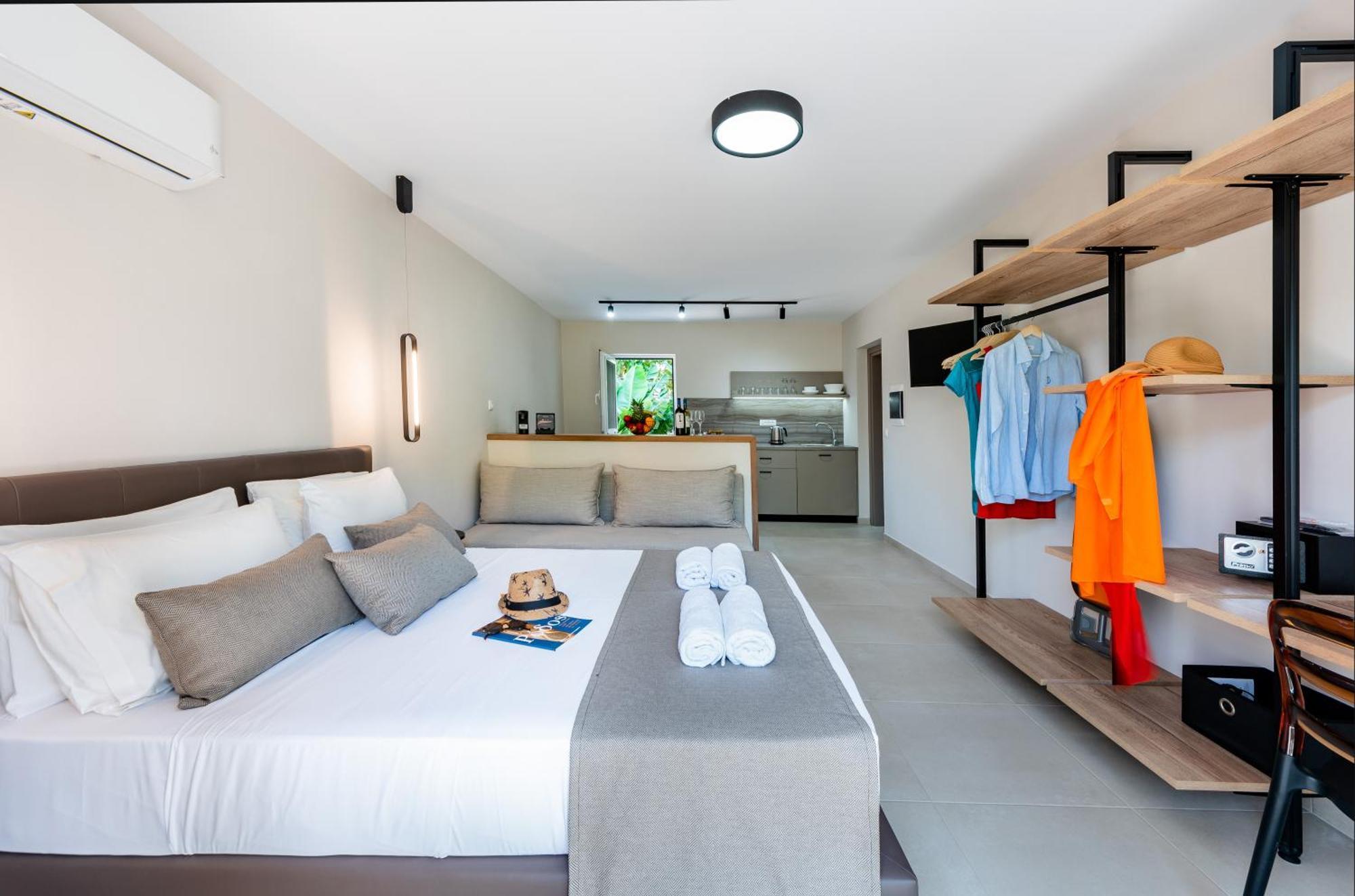 Sokrates Studios Aparthotel 2*