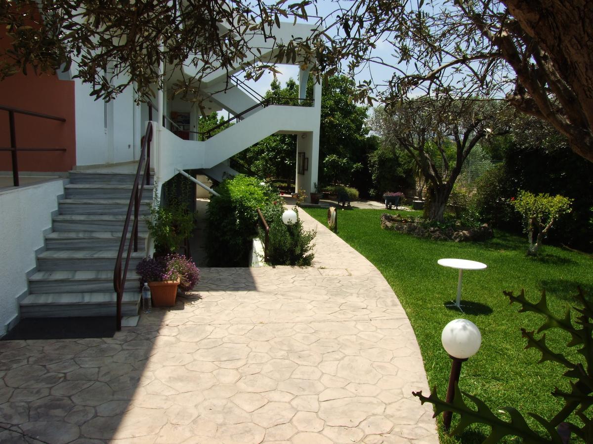 Sokrates Studios Aparthotel 2*