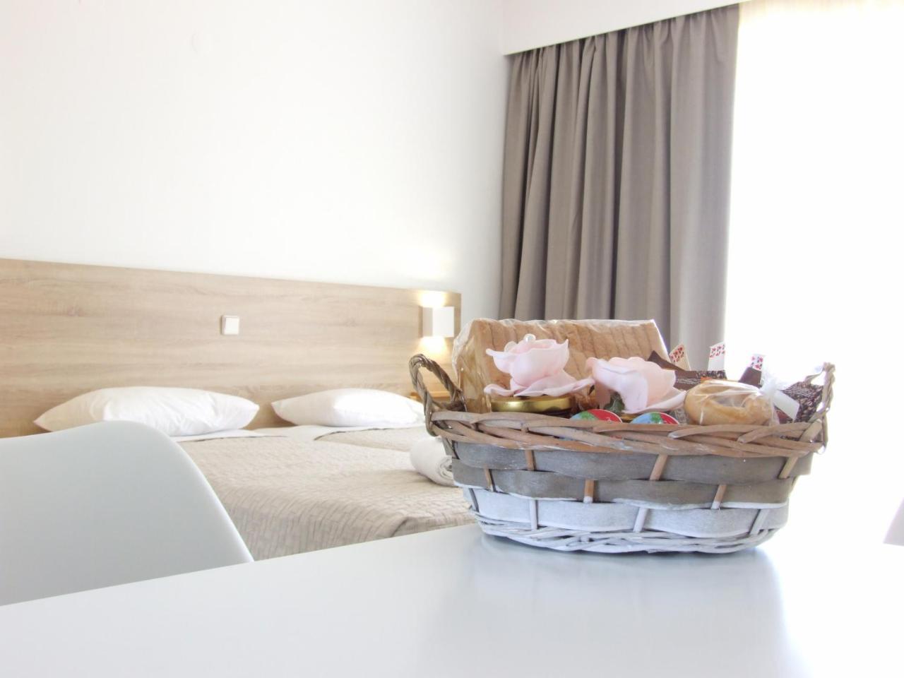 Sokrates Studios Aparthotel 2*